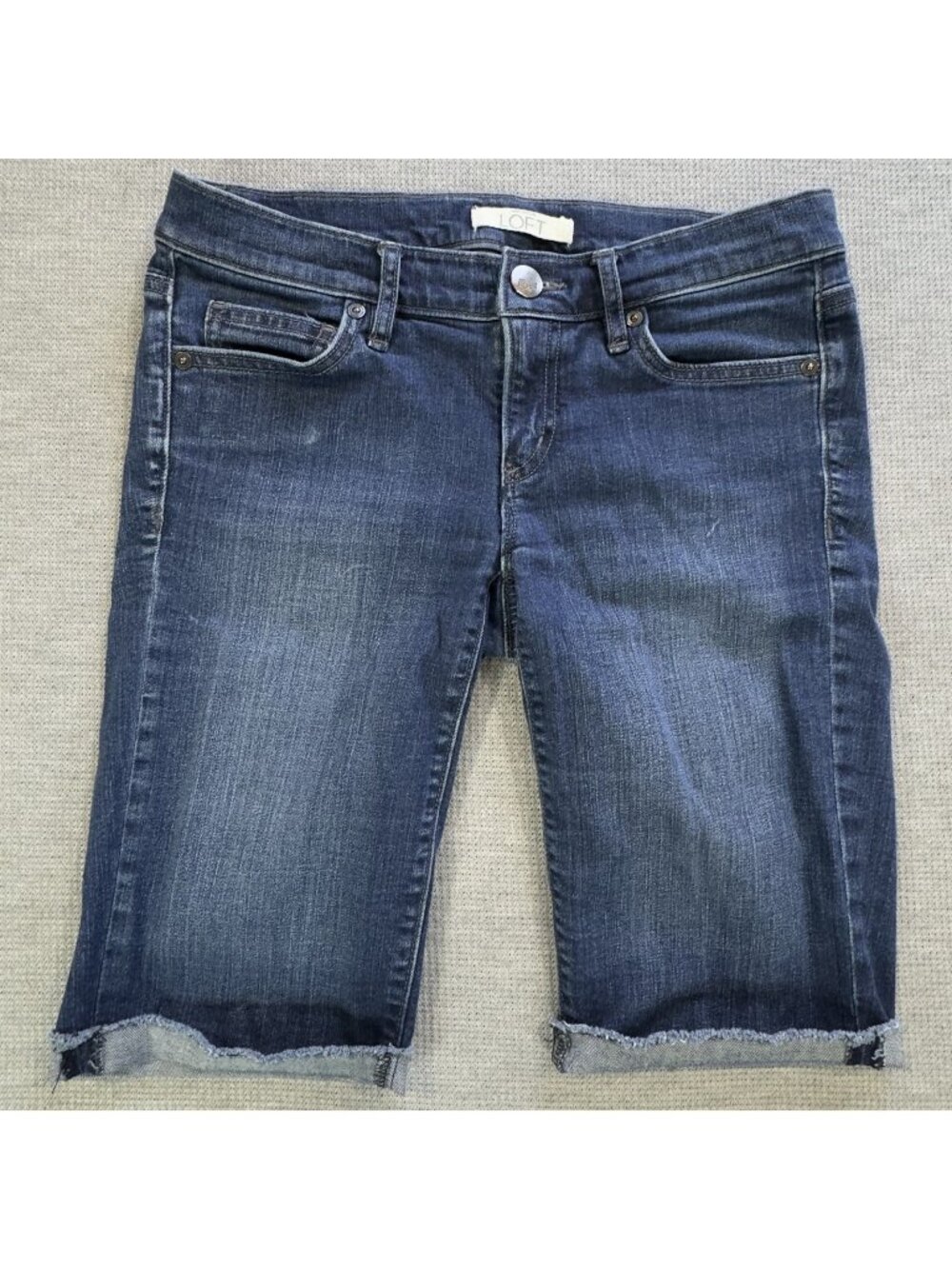 Ann Taylor LOFT Bermuda Jean Shorts Womens Size 0 Low Rise Denim Blue Raw Cuffed